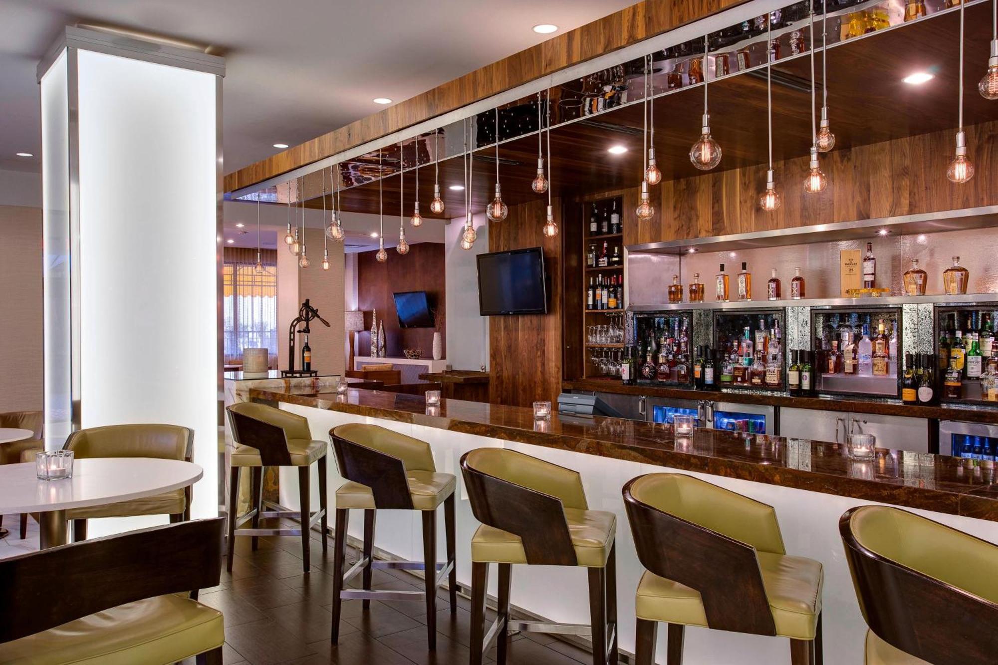 Dallas-Addison Marriott Quorum By The Galleria Екстериор снимка