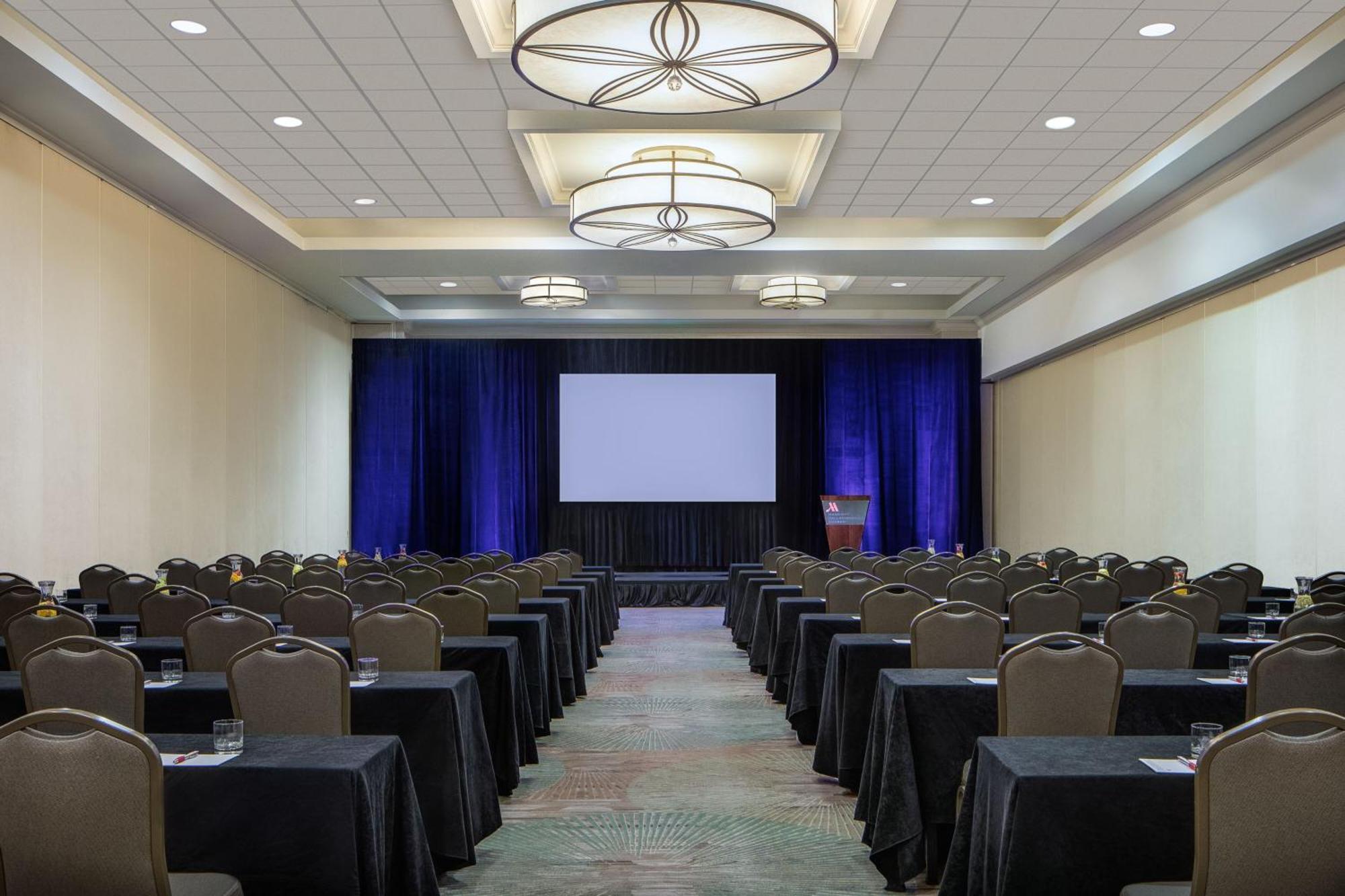 Dallas-Addison Marriott Quorum By The Galleria Екстериор снимка